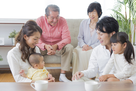 寄り添う家族