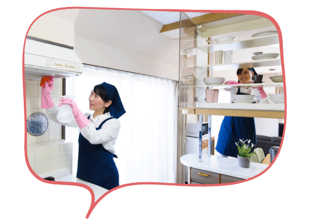 家事代行倶楽部の新人ハウスキーパーとベテランハウスキーパーが一緒に掃除している