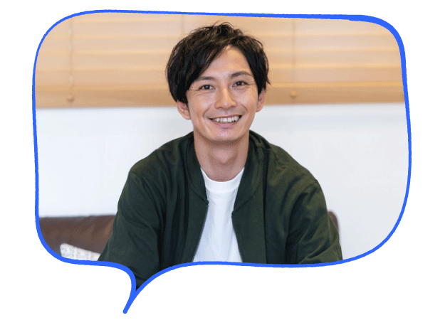 笑顔の独身男性